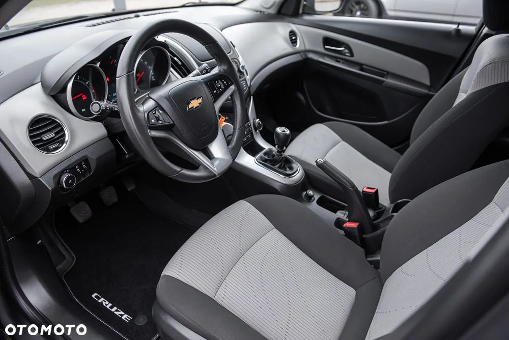 Chevrolet Cruze - 16