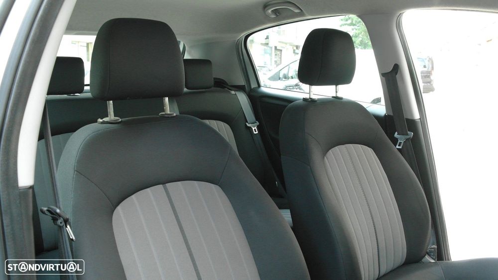 Fiat Punto 1.3 M-Jet Lounge S&S - 21