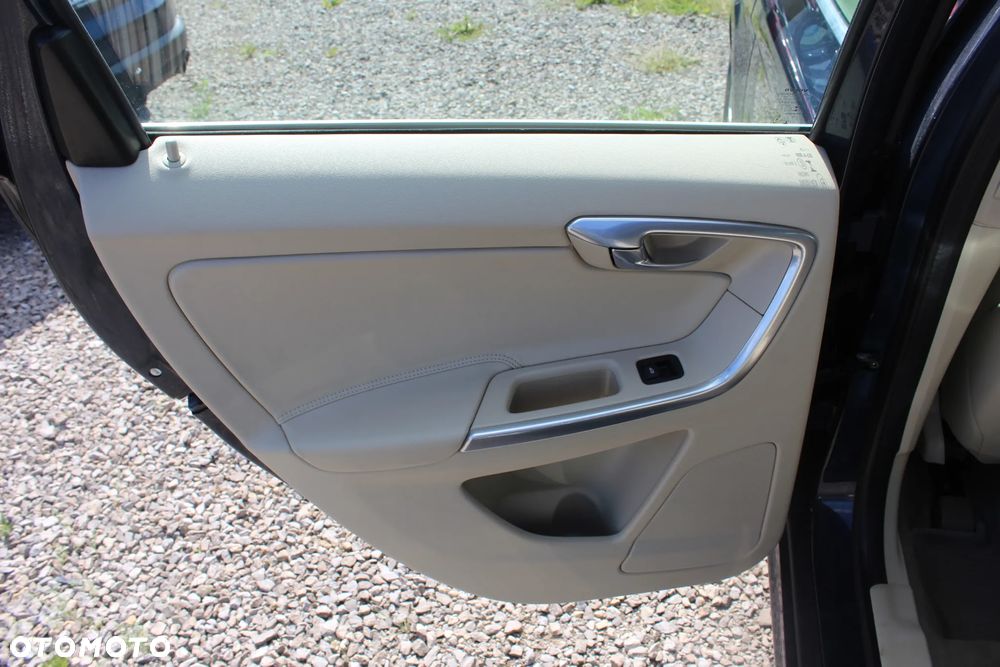 Volvo XC 60 Diesel Summum - 27