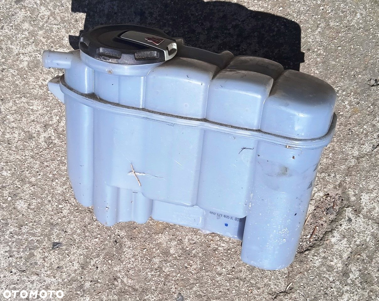 Zbiorniczek wyrównawczy Audi A6 C8 2.0 4k0121405k - 2