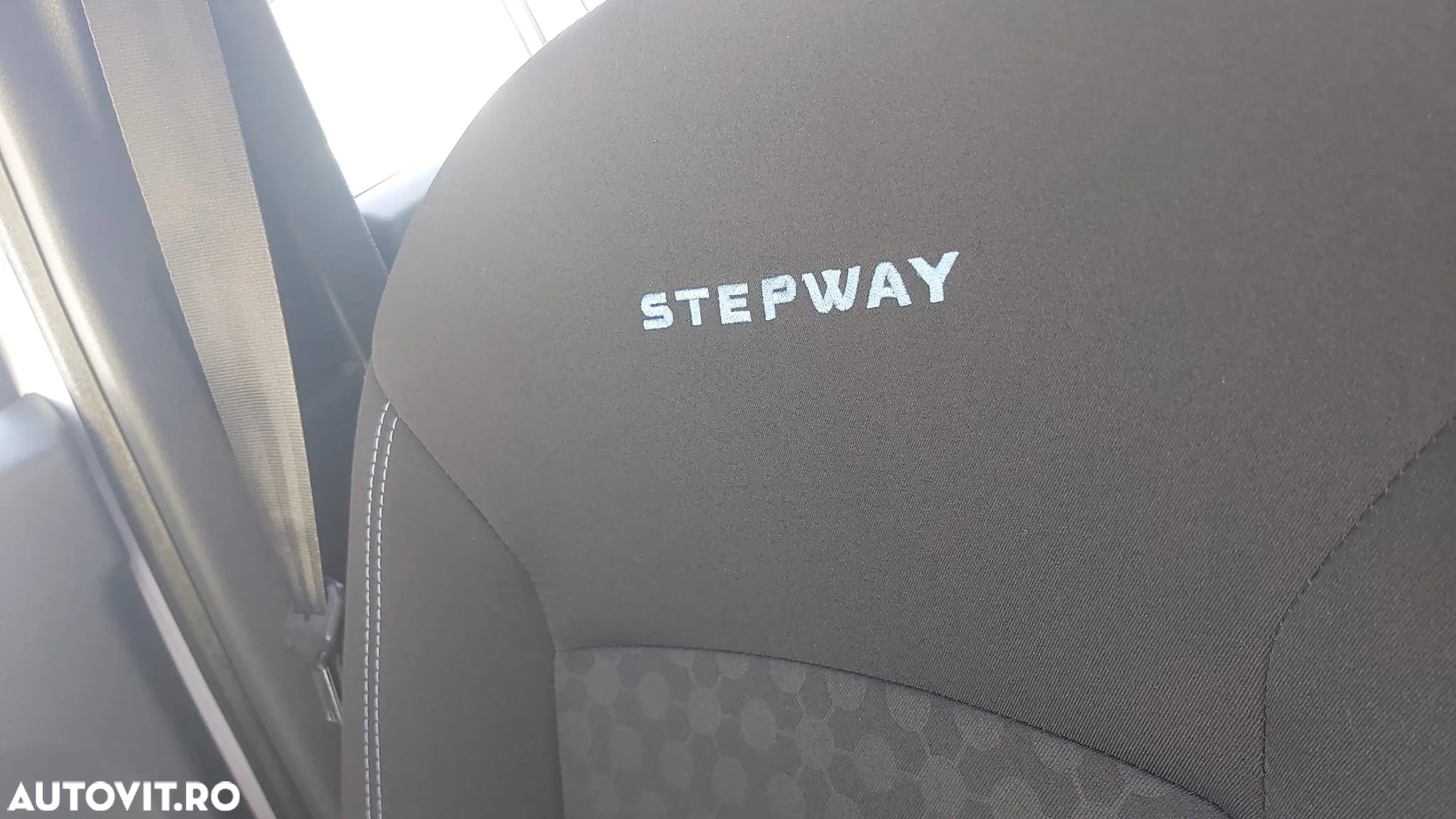 Dacia Lodgy 1.2 TCe 115 CP Stepway - 10