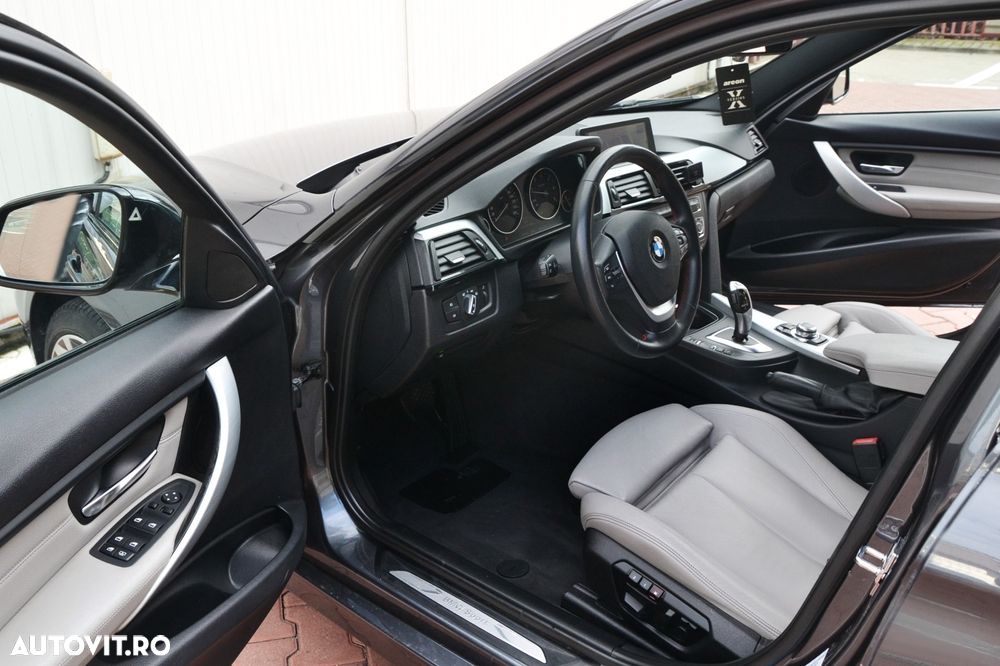 BMW Seria 3 320d Aut. Blue Performance Sport Line - 16
