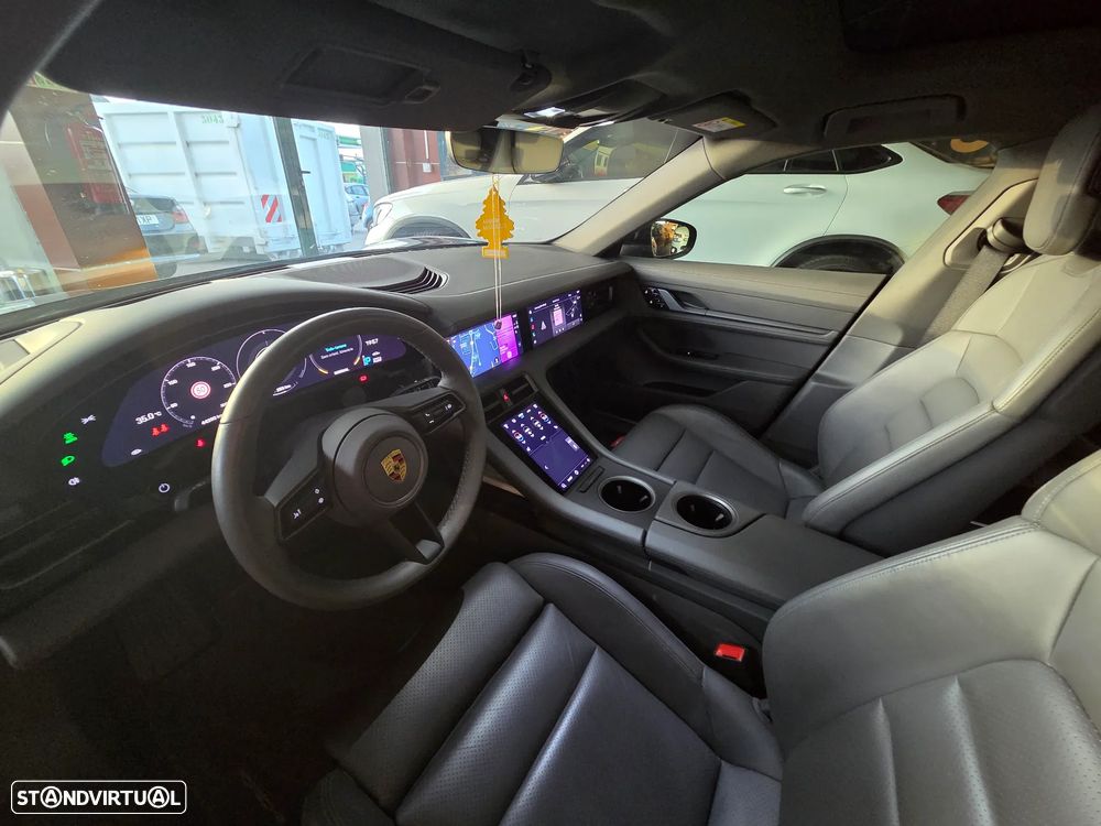 Porsche Taycan 4S bateria Performance Plus - 16