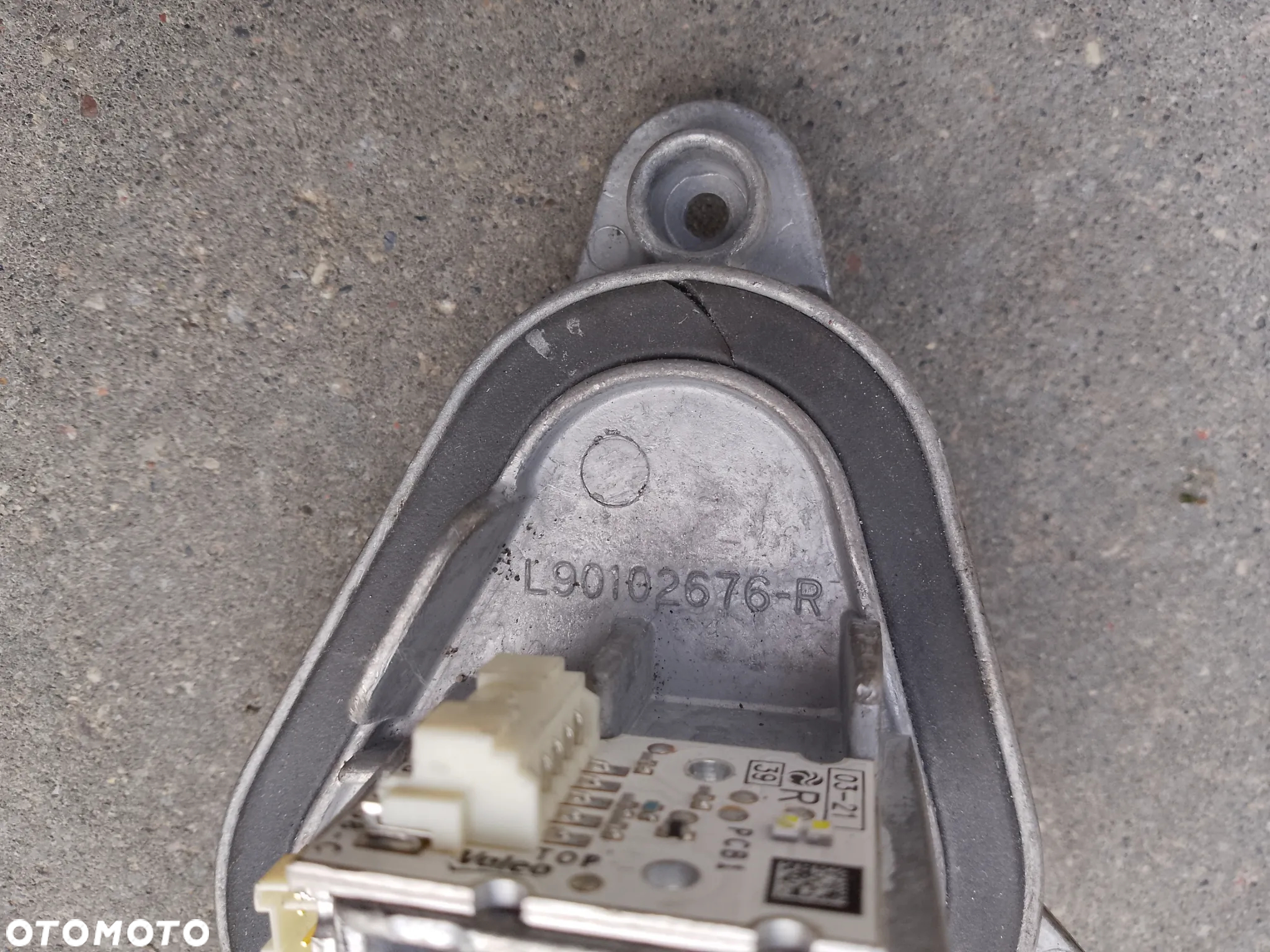 BMW F22 F23 LCI LIFT JEŻ DIODA DRL LED PRAWA 90118701  L90102676-R - 3