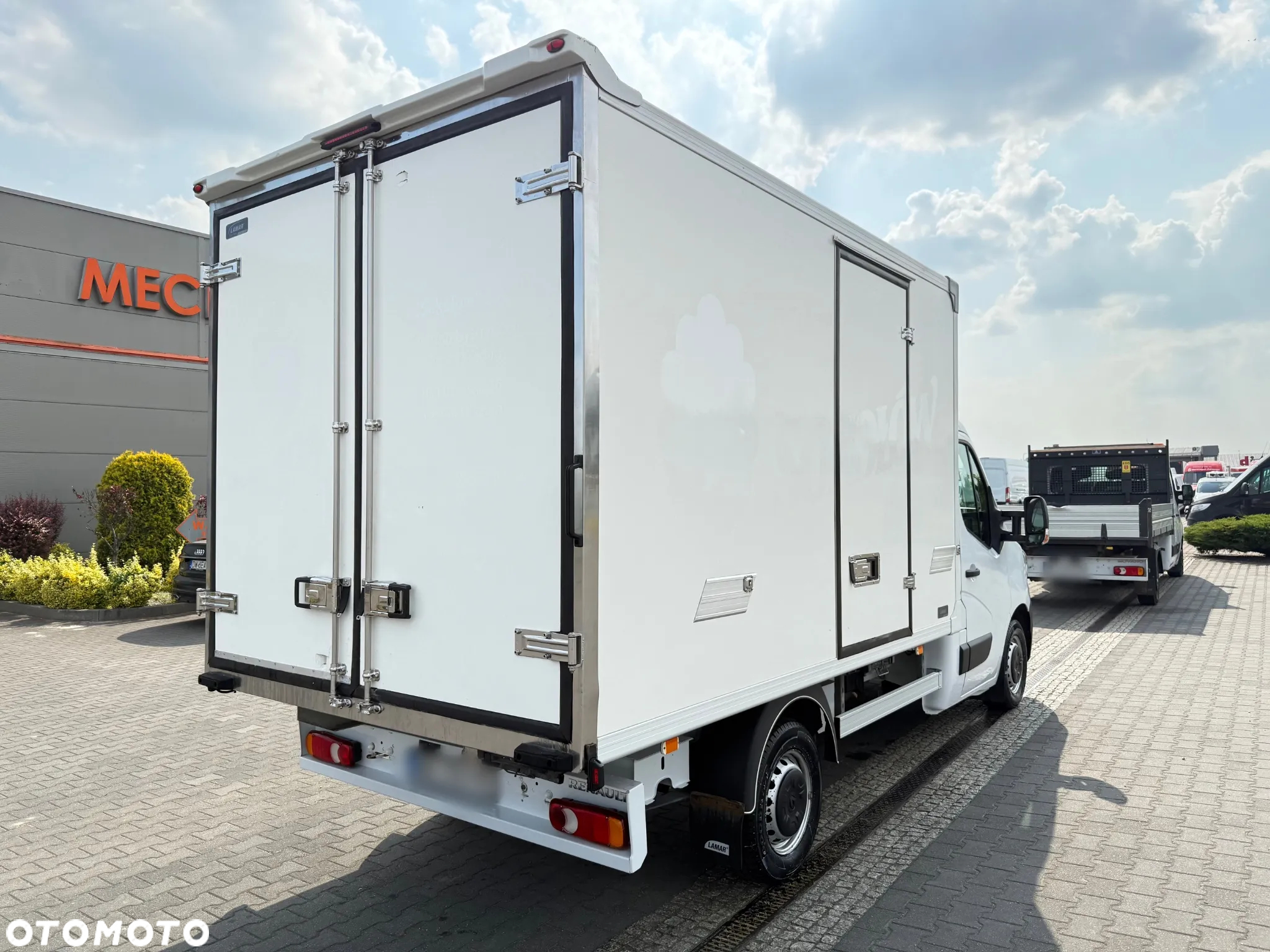Renault Master 145 DCI Kontener chłodnia do 0C Salon PL - 4