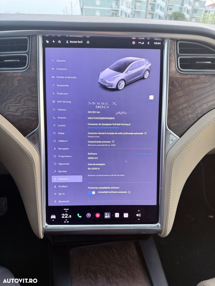 Tesla Model X - 6