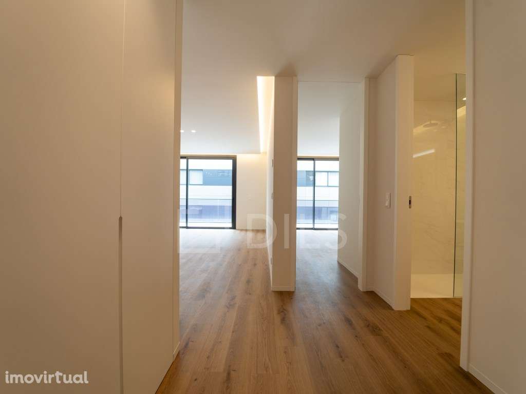Apartamento T1 novo, com Varanda e Garagem, em Vila Nova de Gaia - Grande imagem: 2/31