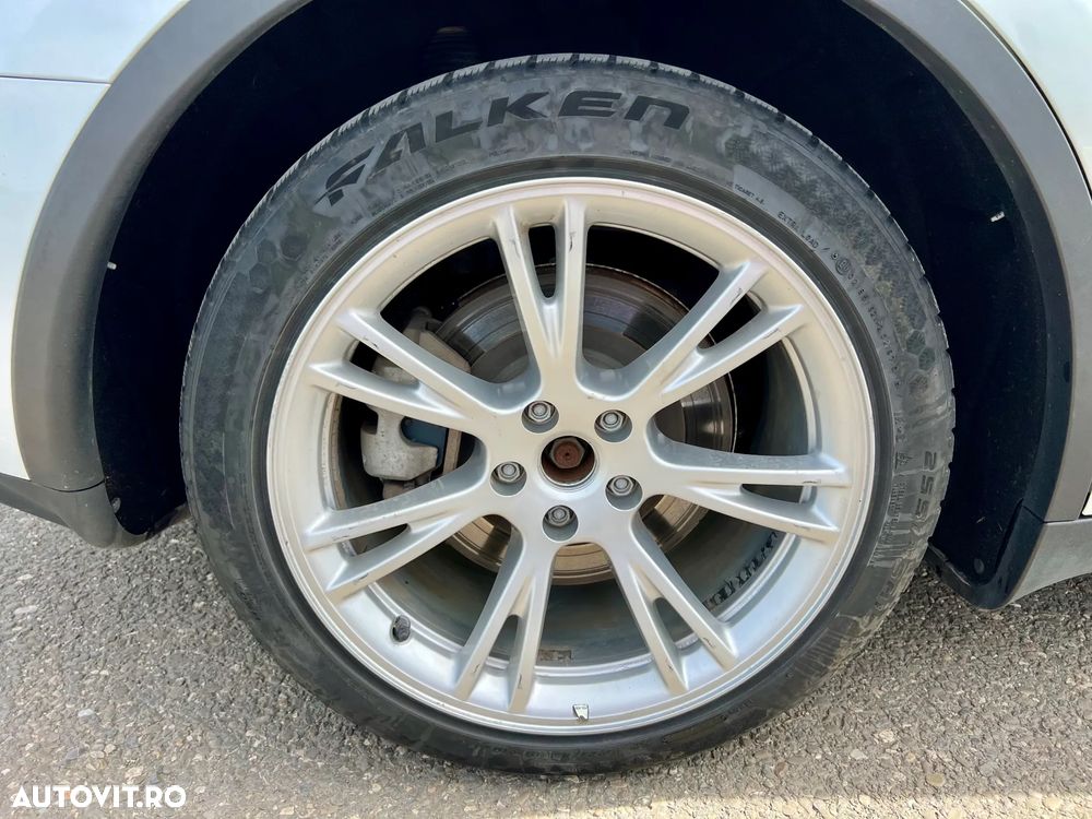 Tesla Model Y - 22