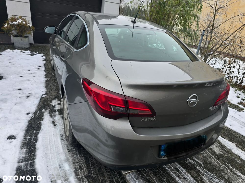 Opel Astra 1.4 T Active EU6 - 4