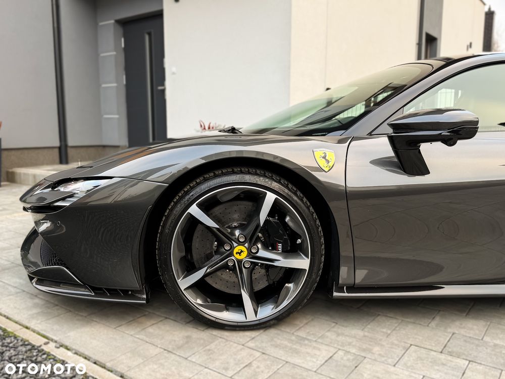 Ferrari SF90 Stradale - 12