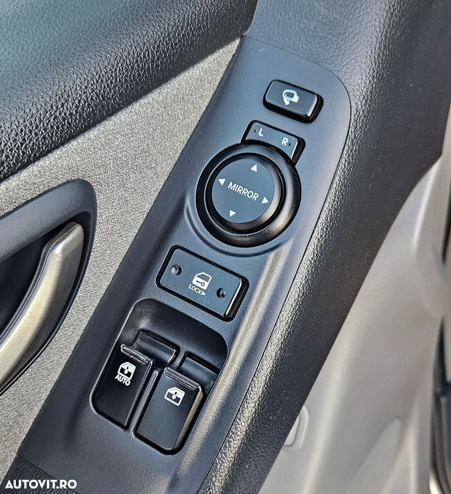 Hyundai H-1 Starex - 13