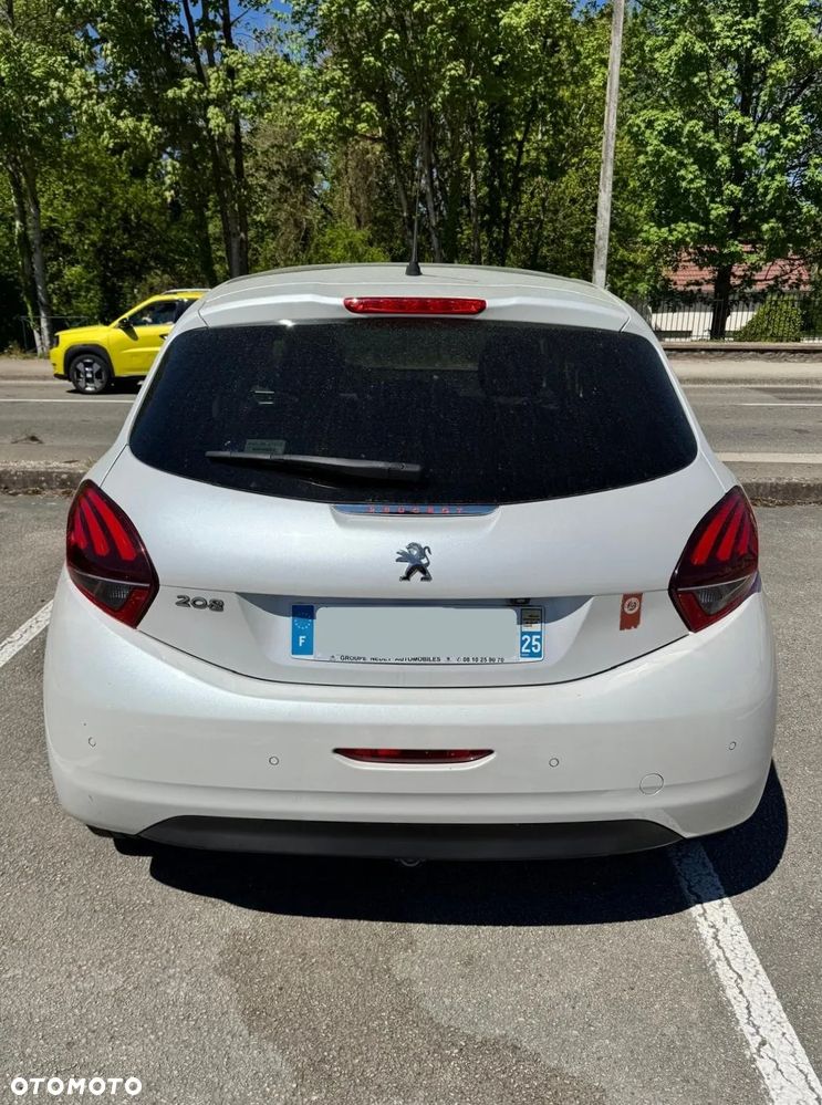 Peugeot 208 - 3