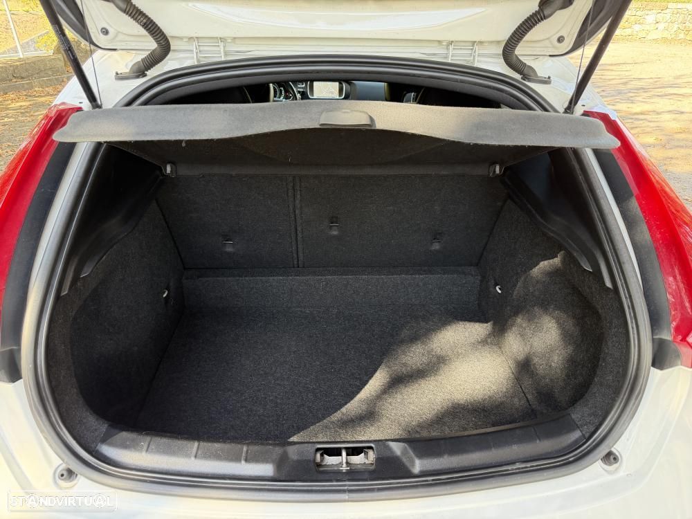 Volvo V40 1.6 D2 Eco R-Design - 30