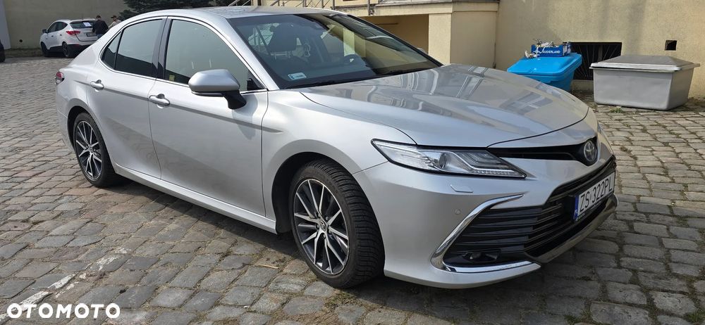 Toyota Camry 2.5 Hybrid Executive CVT - 2