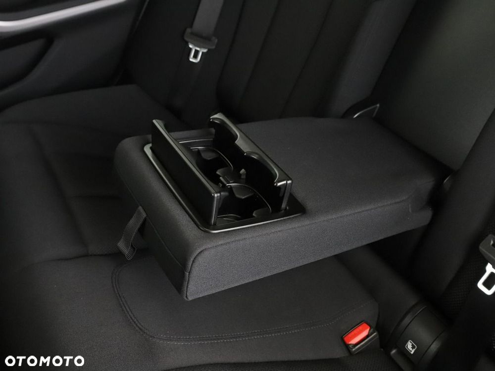 BMW Seria 3 318d MHEV Advantage - 37