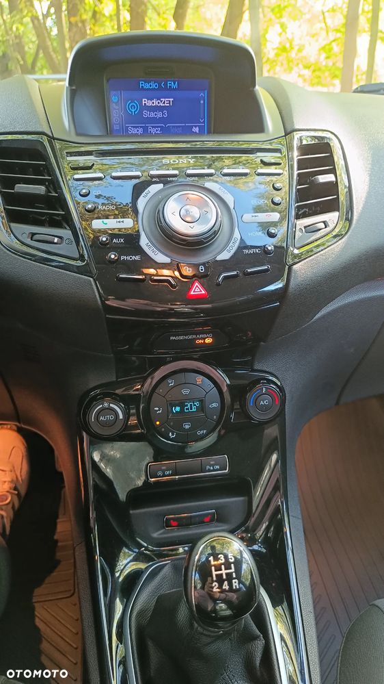 Ford Fiesta 1.0 EcoBoost STart-Stop Titanium - 23