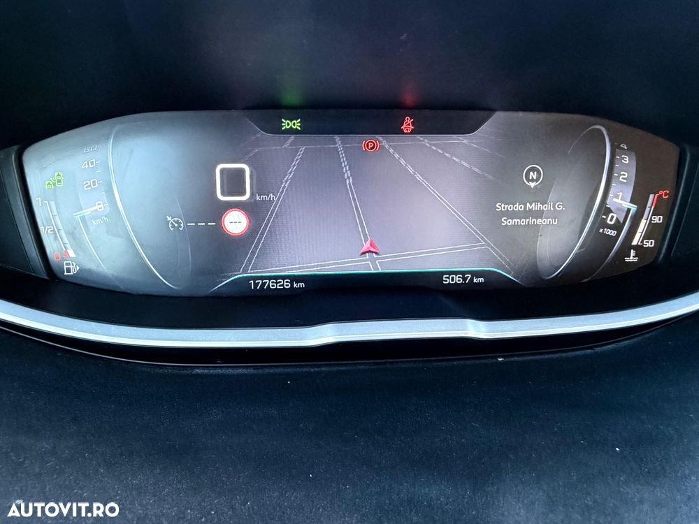 Peugeot 3008 1.2 PureTech Turbo S&S Allure - 11