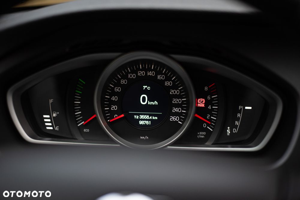 Volvo V40 T2 Geartronic Kinetic - 23