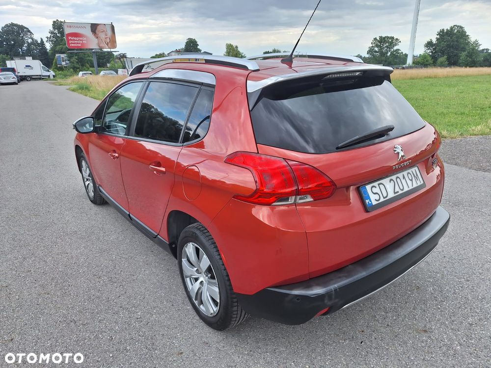 Peugeot 2008 1.2 Pure Tech Allure S&S - 5