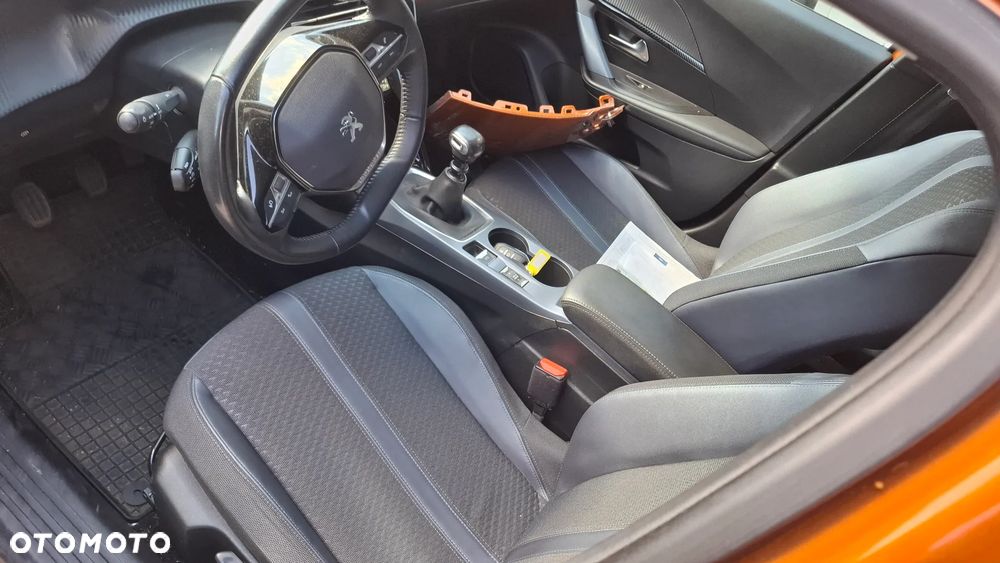 Peugeot 2008 - 10