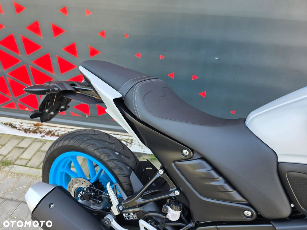 Yamaha MT - 22