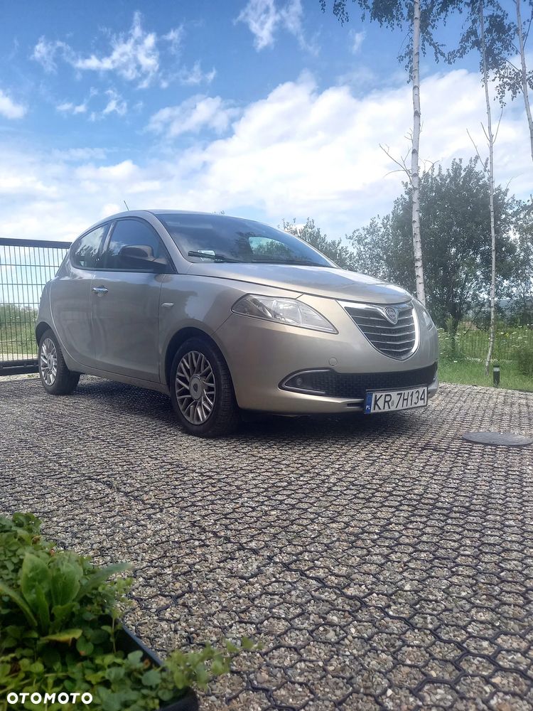 Lancia Ypsilon 0.9 Gold S&S - 1