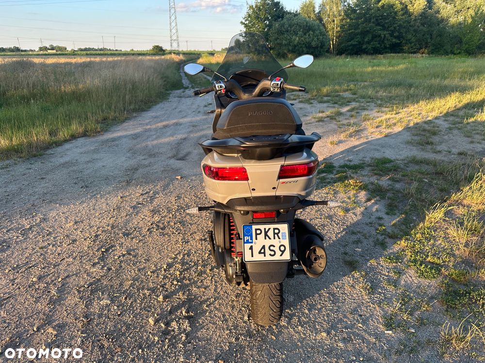 Piaggio MP-3 - 7