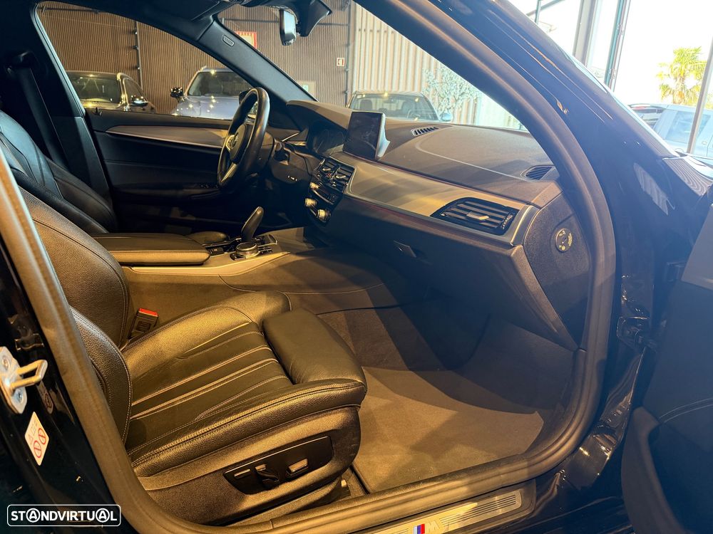 BMW 520 d Pack Desportivo M Auto - 29