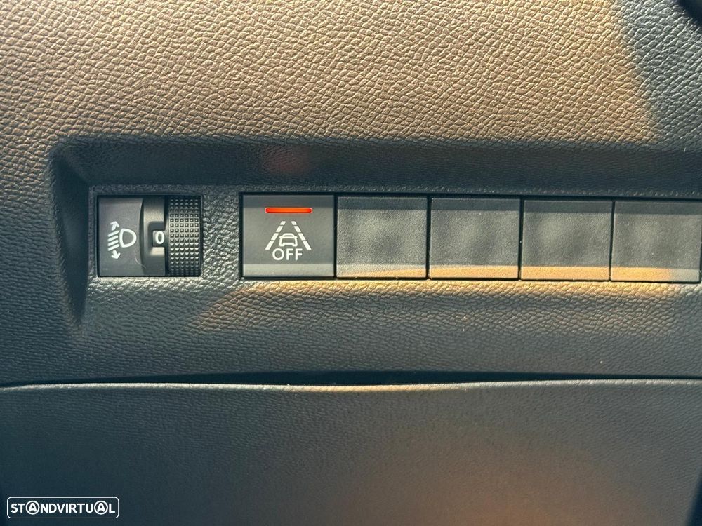 Peugeot 2008 1.2 PureTech Allure - 19