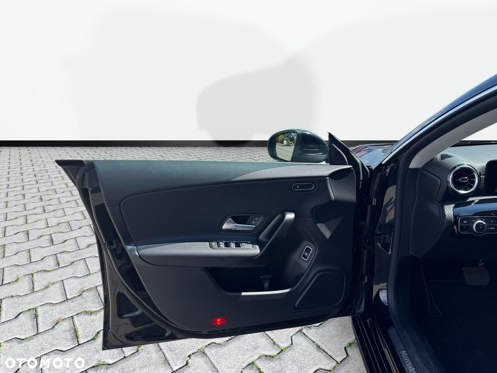 Mercedes-Benz CLA 180 mHEV 7G-DCT - 10