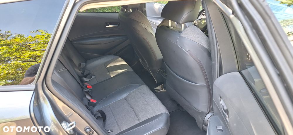 Toyota Corolla 1.8 Hybrid Executive - 14