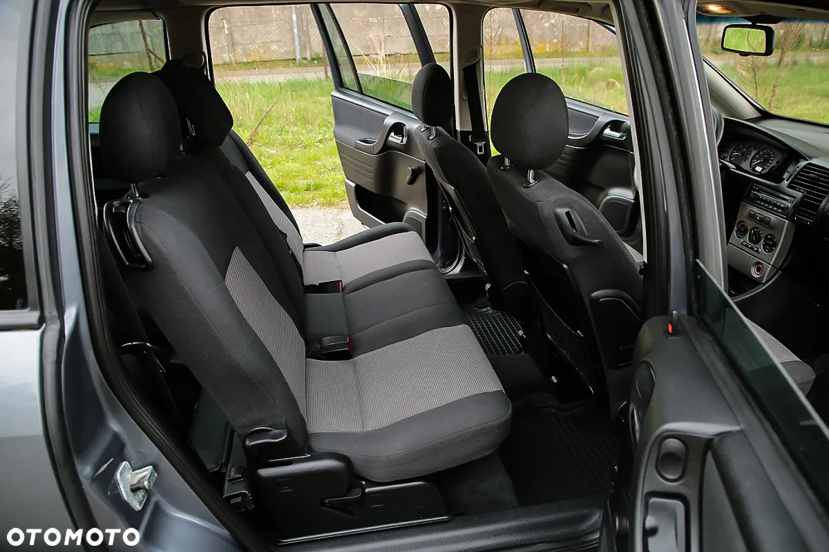 Opel Zafira - 26