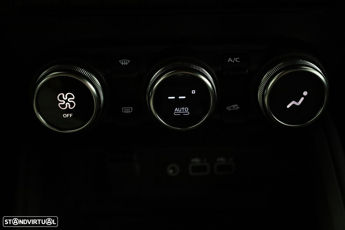 Mitsubishi Colt 1.0 MPI-T Launch Edition - 12