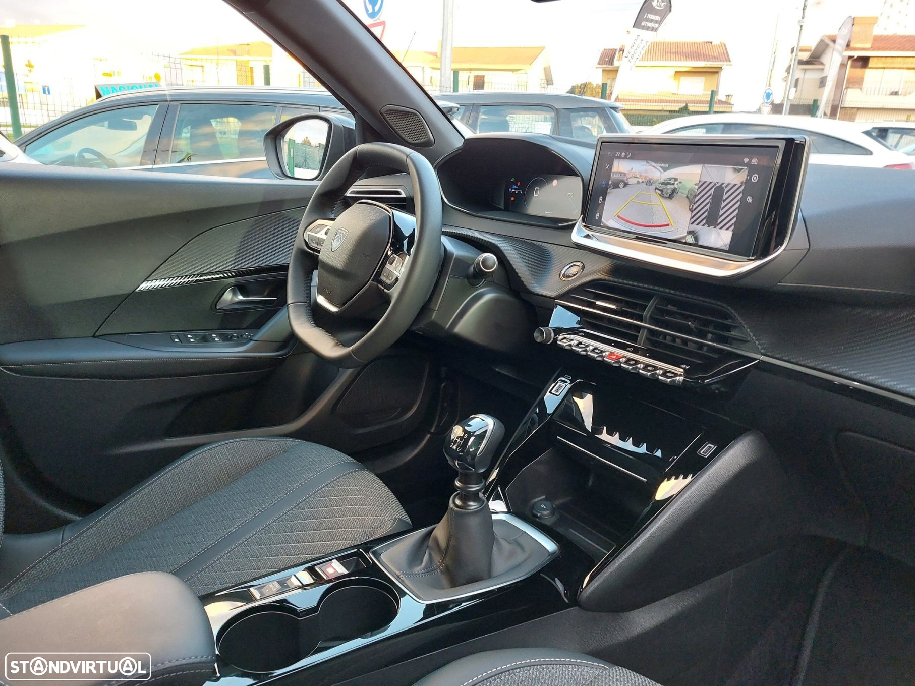 Peugeot 2008 1.2 PureTech Allure - 19