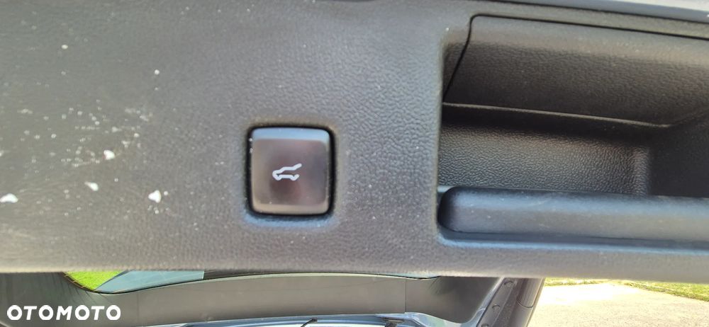 Ford Kuga 2.5 FHEV AWD ST-Line - 29