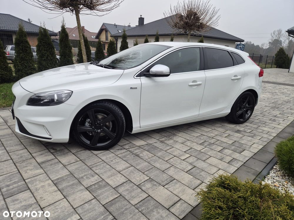 Volvo V40 D2 R Design - 1