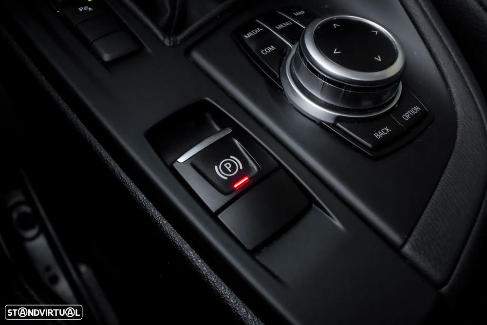 BMW X1 16 d sDrive Advantage - 24