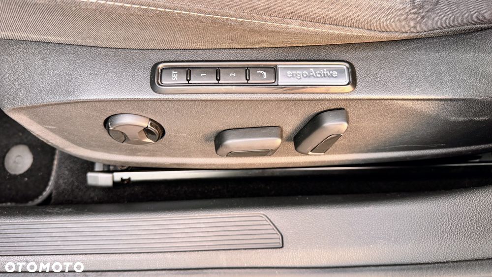 Volkswagen Golf 2.0 TDI Life - 10