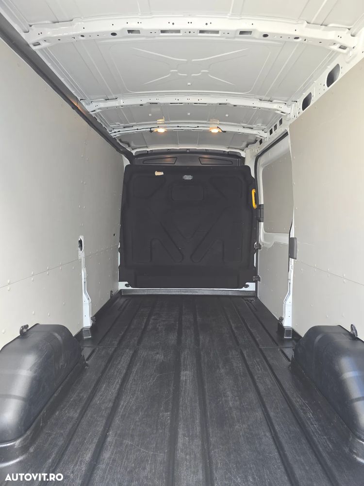 Ford Transit - 11