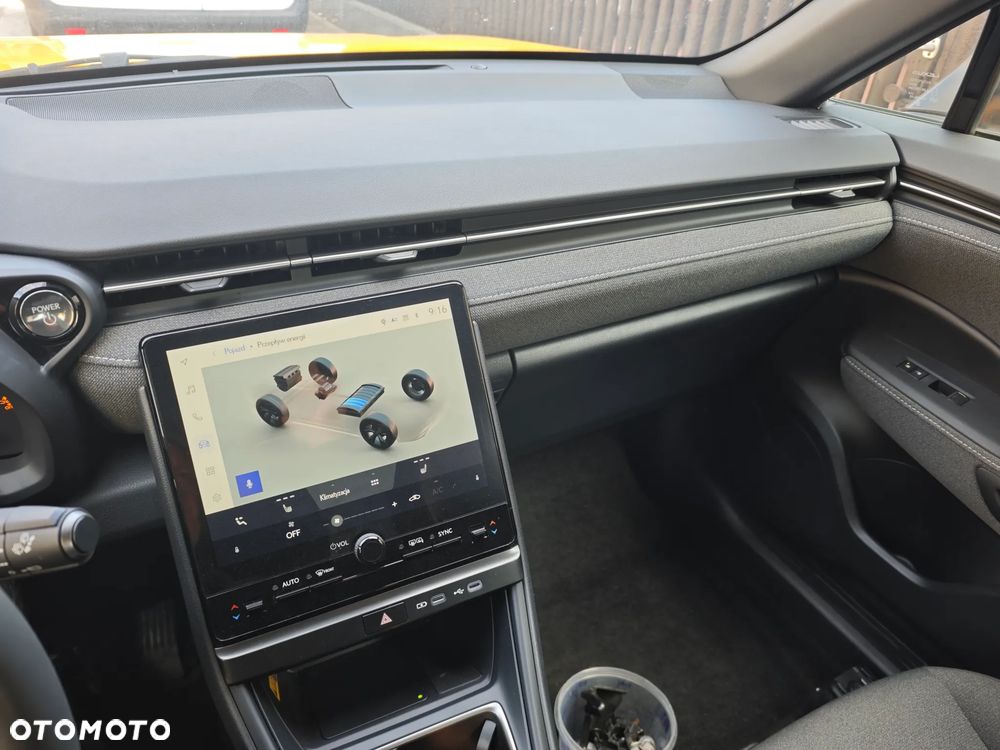 Lexus LBX 1.5 Hybrid - 21