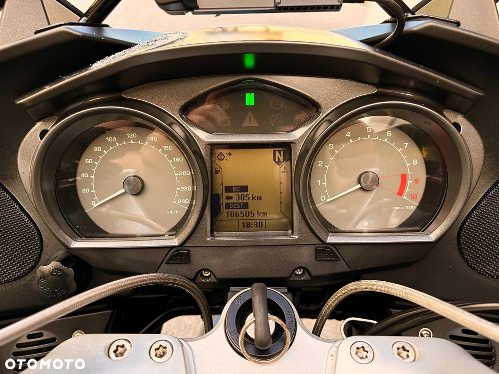 BMW R - 8