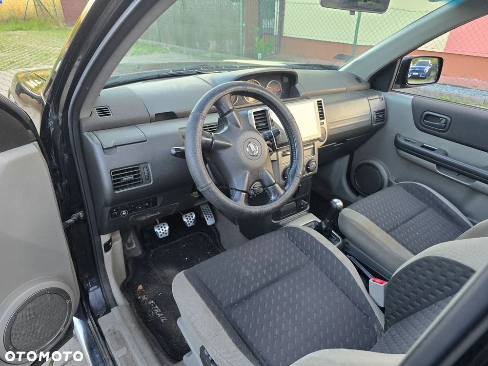 Nissan X-Trail 2.5 4x4 Sport - 17