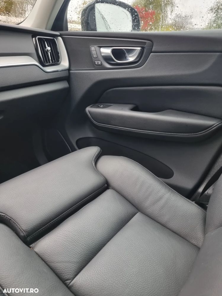 Volvo XC 60 B4 MHEV R-Design - 10