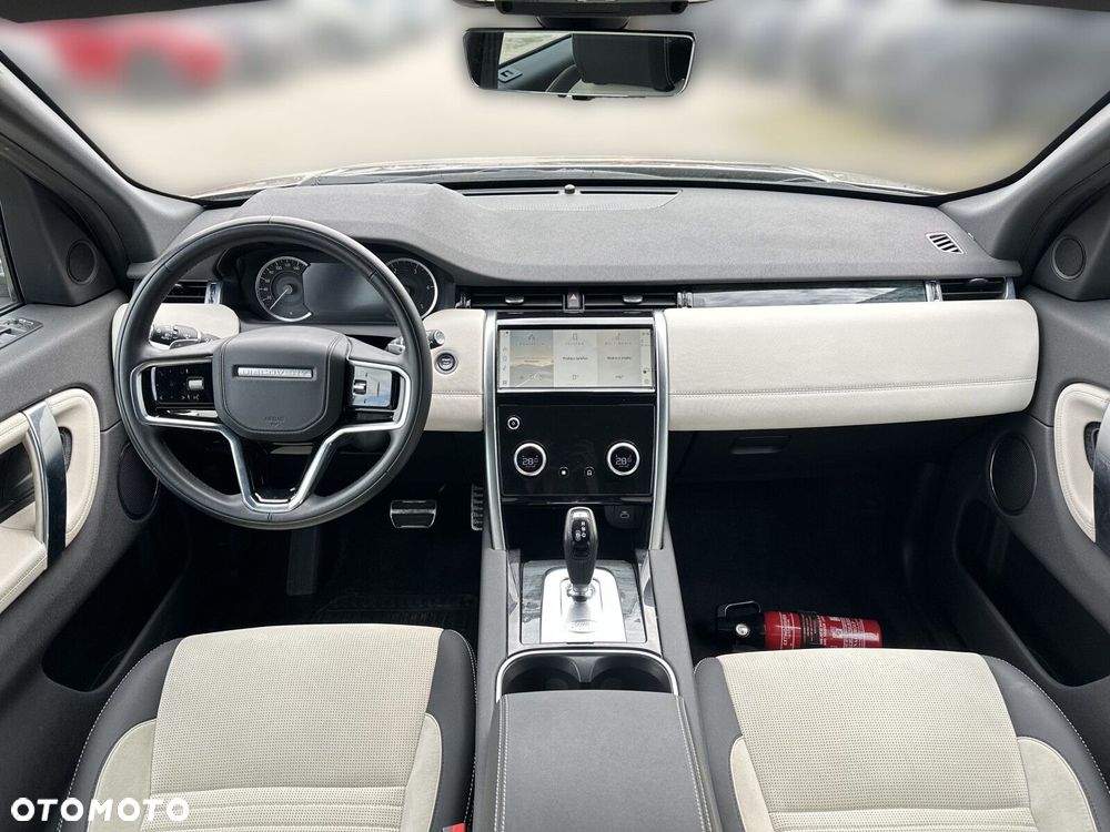 Land Rover Discovery Sport - 11