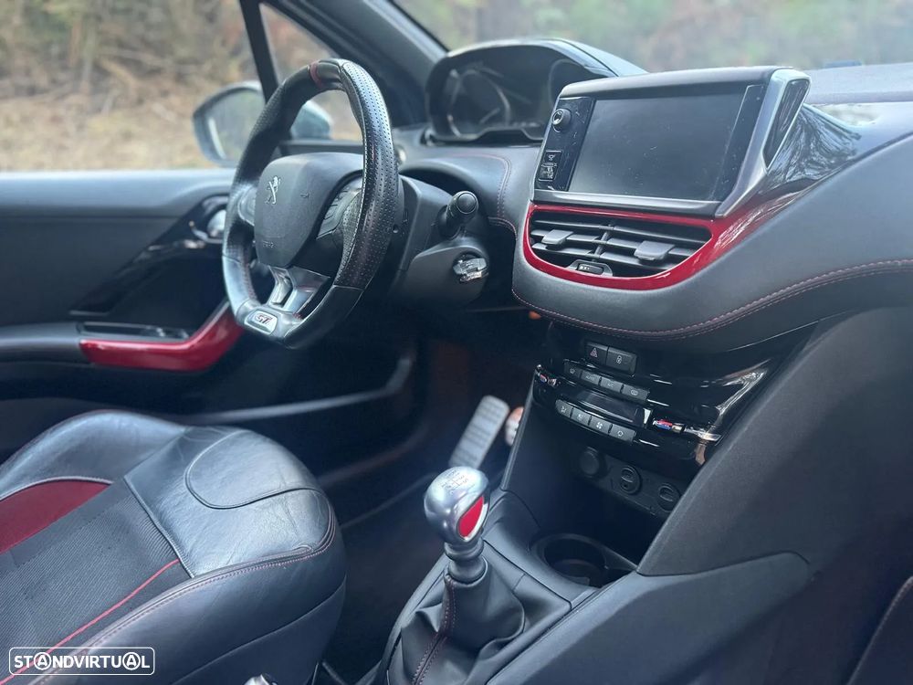 Peugeot 208 GTI 200 THP - 3