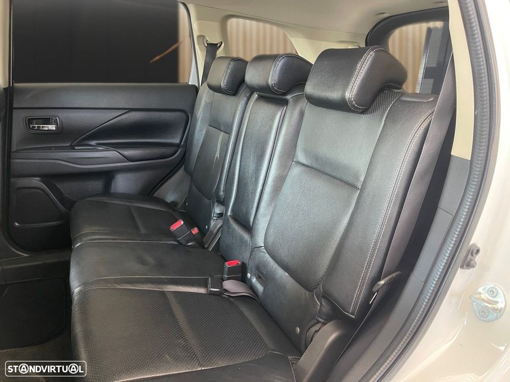 Mitsubishi Outlander 2.2 DI-D Instyle Navi - 7