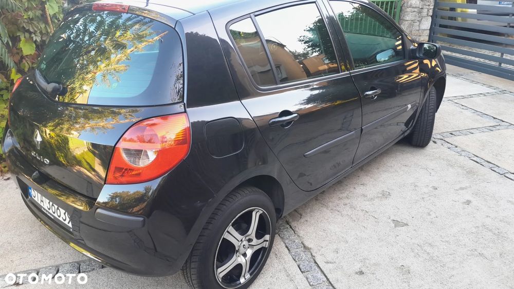 Renault Clio 1.2 16V Alize - 7
