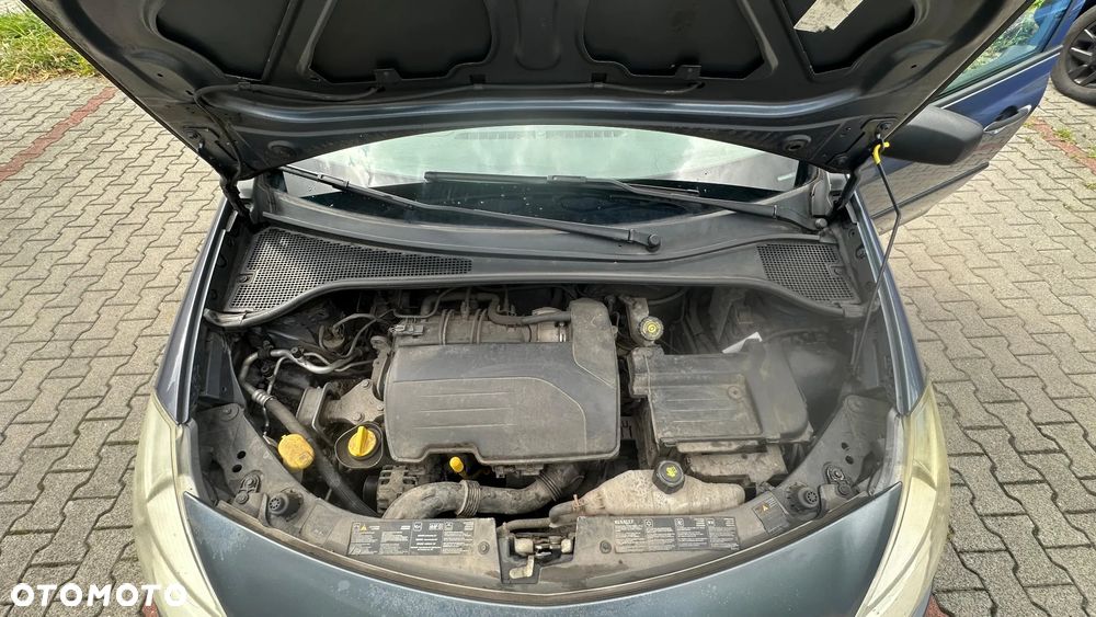 Renault Clio 1.2 16V Expression - 9