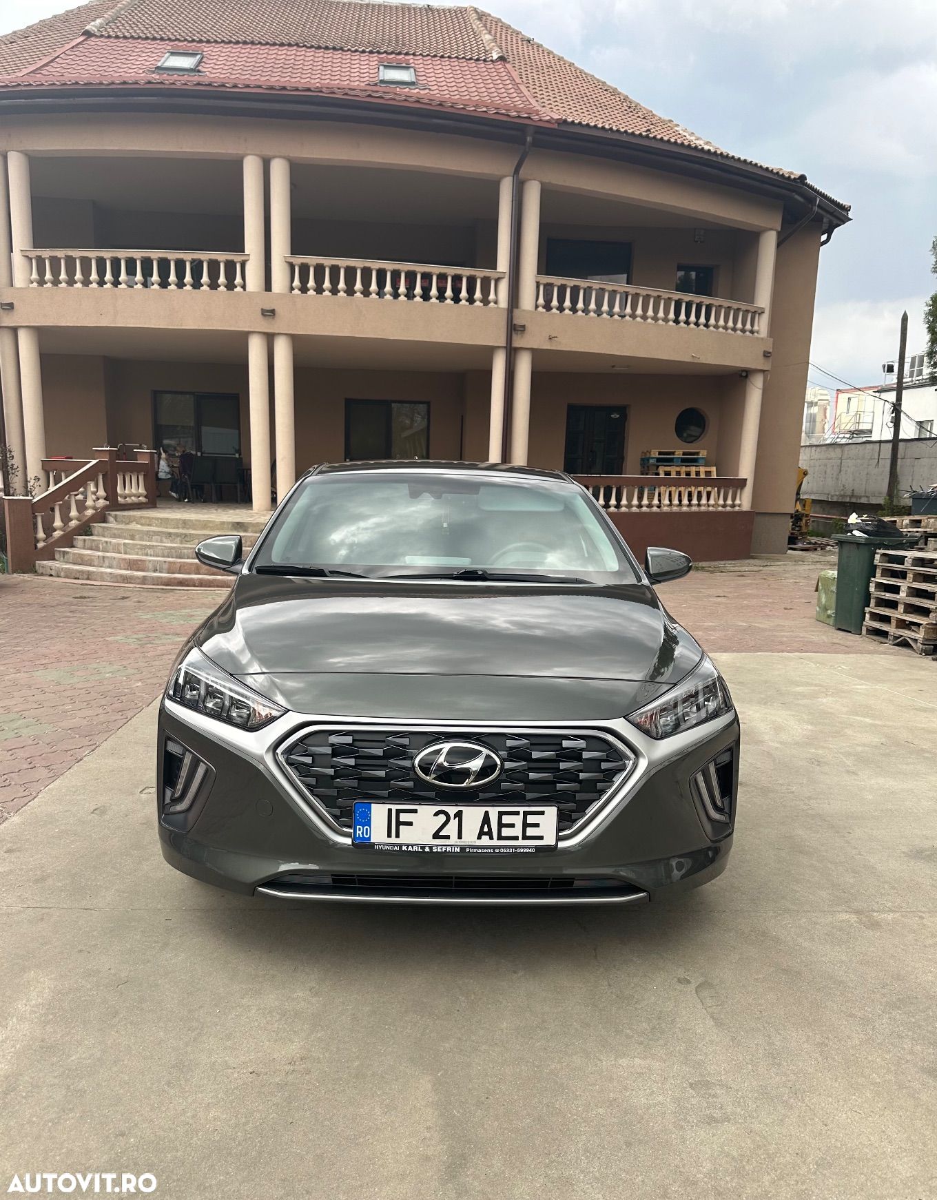 Hyundai IONIQ Plug-in-Hybrid 1.6 GDI Premium - 1