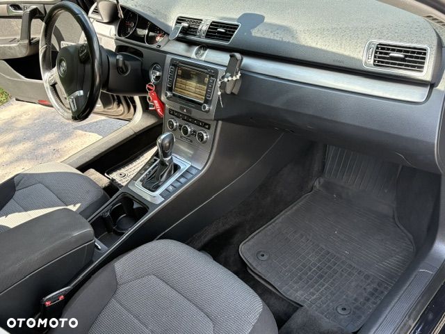 Volkswagen Passat 2.0 TDI Comfortline DSG - 9